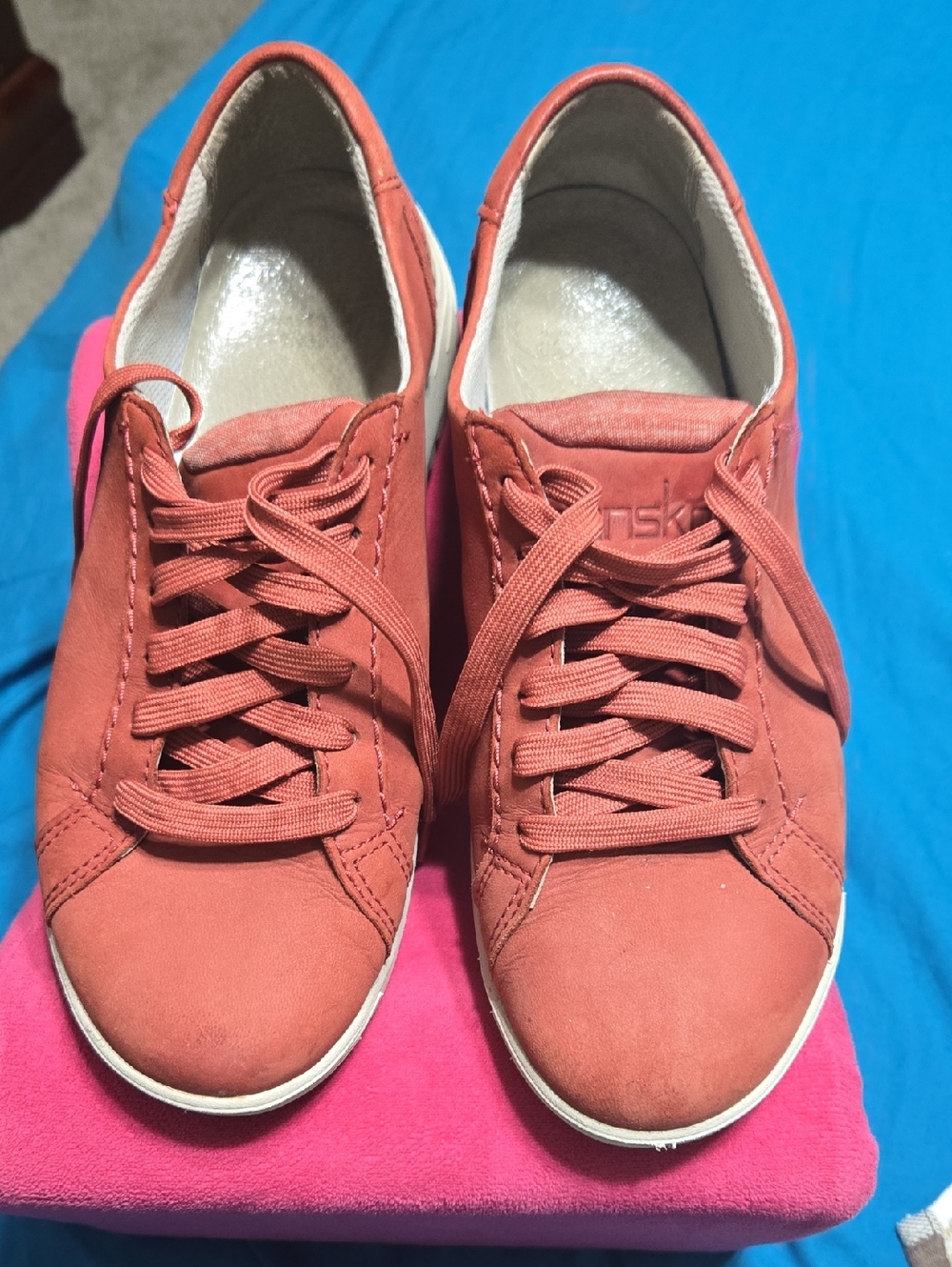Casual Women's Coral Lace-Up Sneakers